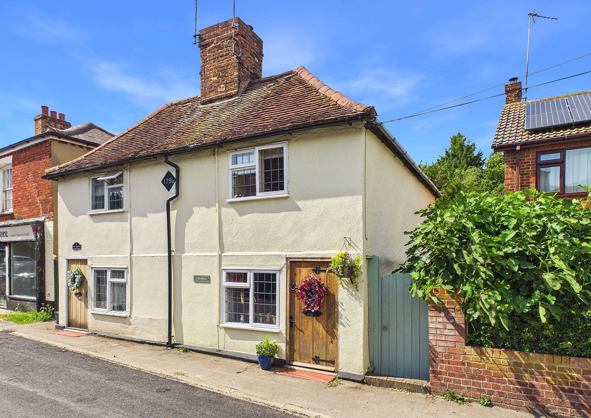 Period cottage on The Street, Roxwell, Chelmsford CM1 4PA
